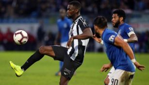 Jackson Martínez durante un juego con el Portimonense