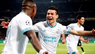 Lozano festeja gol con el PSV