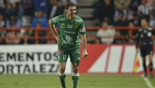 Mauro Boselli durante un juego con el León