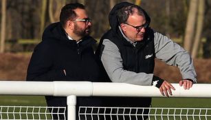 Bielsa observa entrenamiento del Leeds