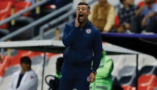 Pedro Caixinha durante el partido contra León