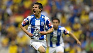 Lozano festeja anotación frente al América en el Estadio Azteca 