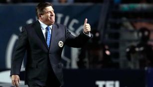 Miguel Herrera antes del partido contra Atlético de San Luis