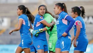 Jugadoras de Cruz Azul en el partido contra Puebla 