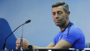 Caixinha habla en conferencia de prensa en La Noria