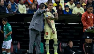 Nico Castillo durante su primer partido con el América