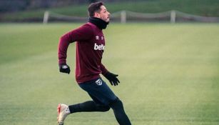 Chicharito, durante entrenamiento del West Ham 