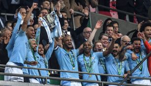 Manchester City levantando la Copa 