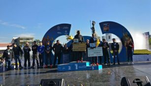 Ganadores del Medio Maratón de Guadalajara reciben sus respectivos premios 