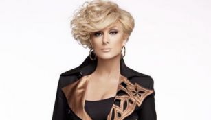 Christian Bach posa para la cámara