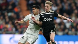 Frenkie de Jong aguanta la marca de Marco Asensio 