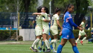 Lucero Cuevas festeja gol contra Cruz Azul