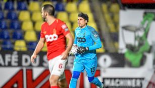 Ochoa en un partido con el Standard de Lieja 