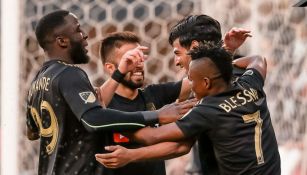 Jugadores del LAFC festejan un gol