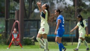 Daniela Espinosa celebra una anotación frente a Cruz Azul Femenil