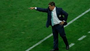 Miguel Herrera durante el Clásico Nacional