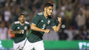 Raúl Jiménez festeja con la Selección