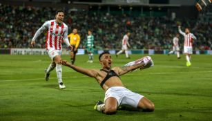 Rodrigo Contreras celebra su anotación frente a Santos 