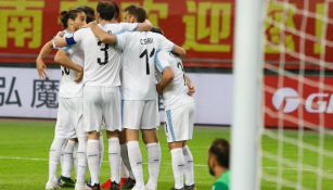 Uruguay celebra victoria frente a Uzbekistán 