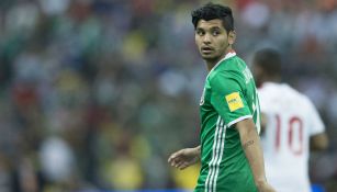 Tecatito Corona durante un partido con la Selección Mexicana