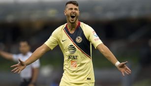 Guido Rodríguez celebra un gol con América