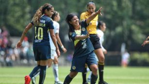 Lucero Cuevas festeja gol contra Pumas