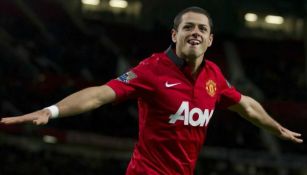 Chicharito festeja un gol con Manchester United 