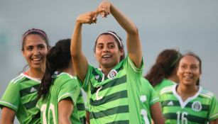 Tri femenil festejando un gol ante Venezuela 