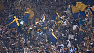 Seguidores de Pumas apoyan a su equipo