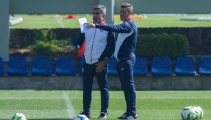 Pedro Caixinha durante un entrenamiento de Cruz Azul