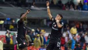 Brian Fernández festeja un gol con Necaxa