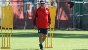 Tomás Boy dirige su primer entrenamiento como DT de Chivas