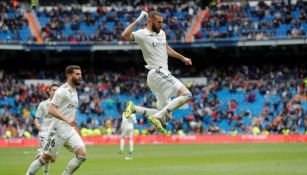 Benzema festeja gol con el Real Madrid