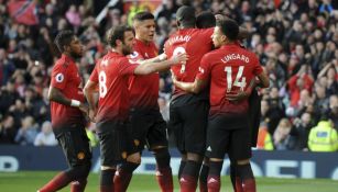 Jugadores del Man United festejan victoria