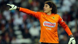 Ochoa protege el arco de las Águilas en torneo de Liga MX