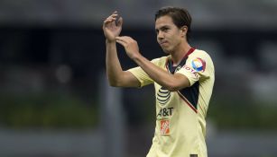 Sebastián Córdova durante un juego del América