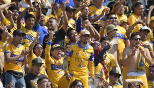 Aficionados de Tigres durante un partido