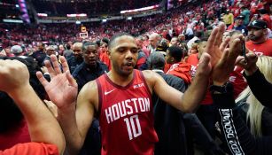 Eric Gordon celebra el triunfo ante Jazz