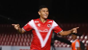 Édgar Andrade festeja anotación con los Tiburones Rojos