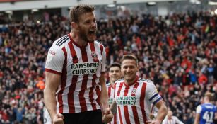 Jugadores del Sheffield United festejan un gol