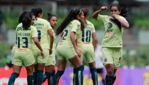 Lucero Cuevas celebra anotación de las Águilas