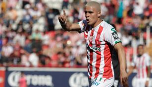 Brian Fernández durante un partido contra Pachuca