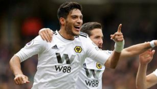 Raúl Jiménez celebra gol contra Watford