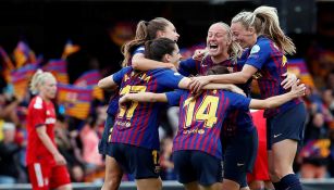 Jugadoras del Barcelona celebrando su pase a la Final en Champions 