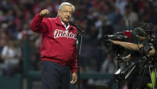 Andrés Manuel López Obrador en la inauguración del estadio de los Diablos Rojos