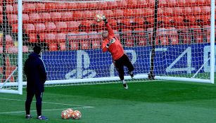 Cillessen en entrenamiento con el Barcelona 