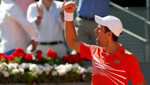 Novak Djokovic celebra victoria en Abierto de Madrid