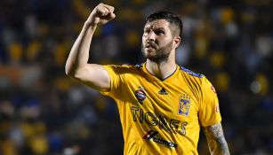 Gignac celebra su tanto 20 en Liguillas contra los Tuzos