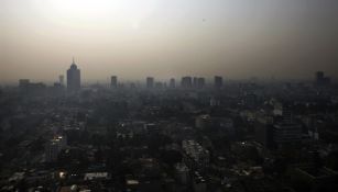 Vista desde las alturas muestra la contaminación en la Ciudad de México