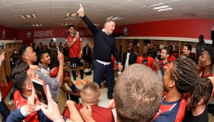 Jugadores del Lille celebran su boleto a la Champions League